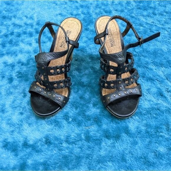 Kenneth Cole Reaction heels  - Picture 3 of 13